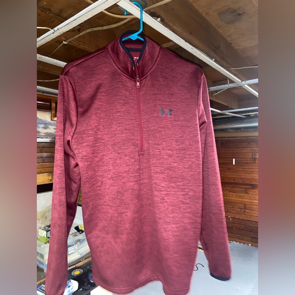 Large Woman’s Maroon under armor